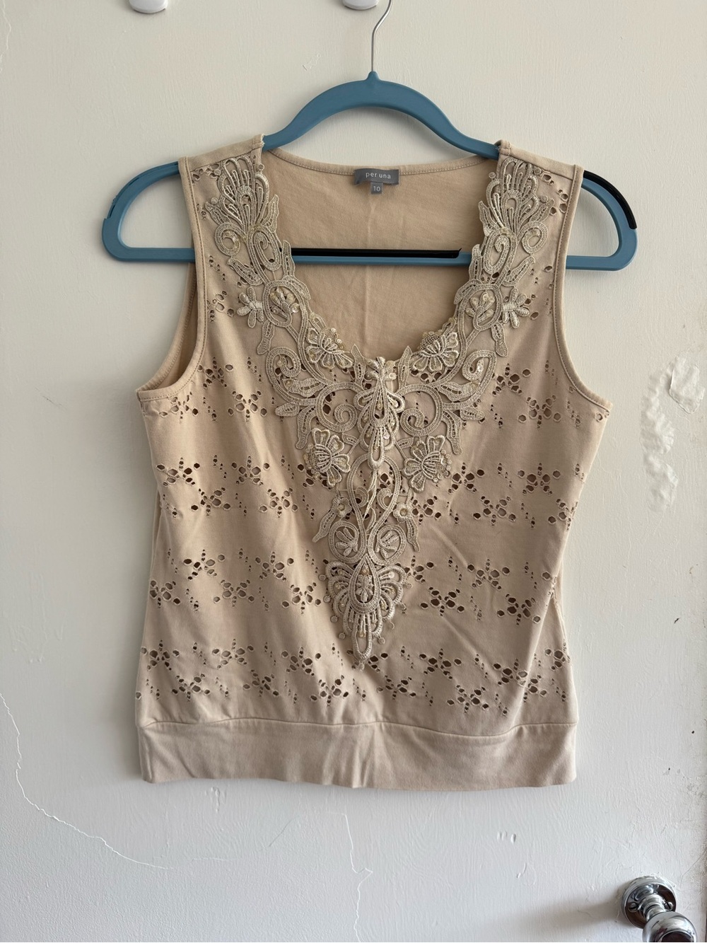 per una Beige Sleeveless Embroidered Tank Top